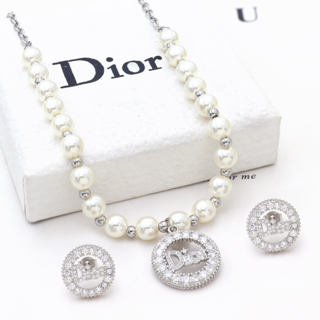 Fashion Necklace with Earrings Set with Box