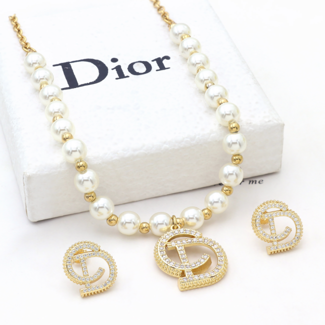 Fashion Necklace with Earrings Set with Box