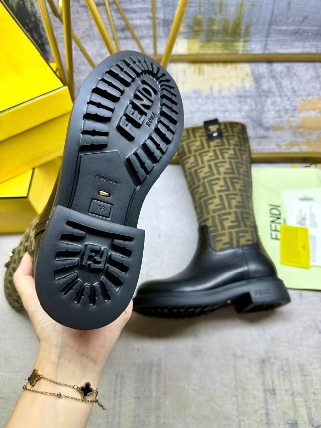 High Quality Boots with Box Size 7-10 #FEI