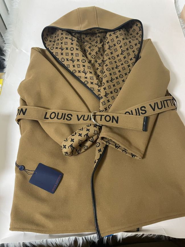 High Quality Coat with Tags #LOV