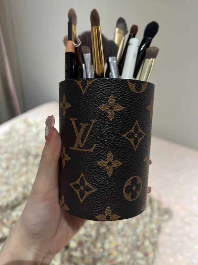 Brush Pot #LOV