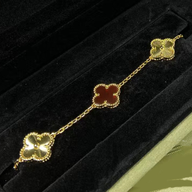 High Quality VCA Bracelets with Box