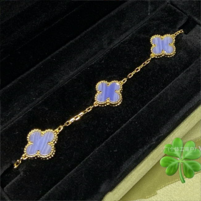 High Quality VCA Bracelets with Box