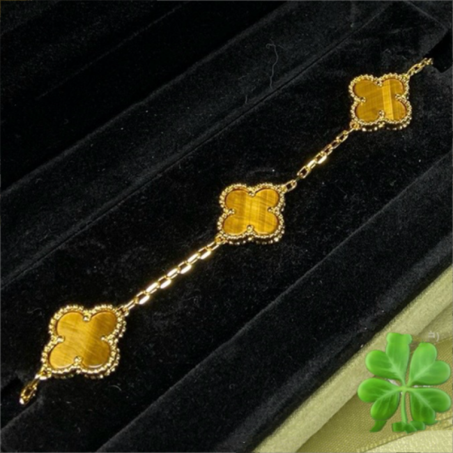 High Quality VCA Bracelets with Box