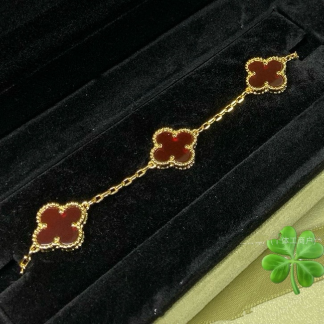 High Quality VCA Bracelets with Box