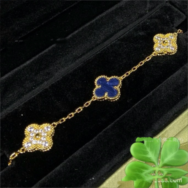 High Quality VCA Bracelets with Box