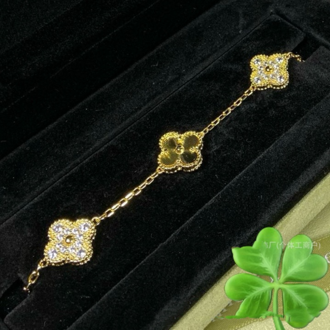 High Quality VCA Bracelets with Box