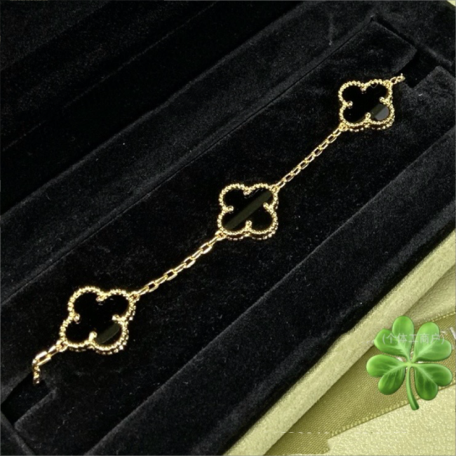 High Quality VCA Bracelets with Box