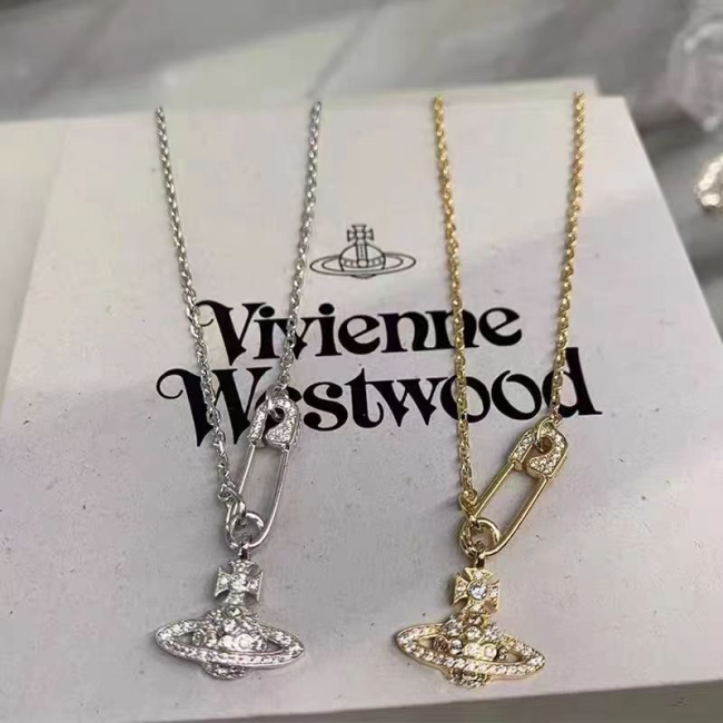 Vivian Westwood Necklace with Box  
