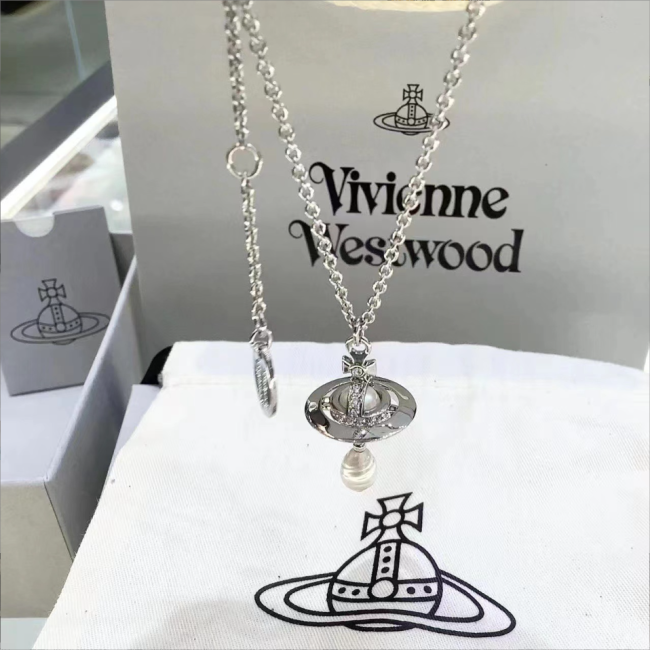 Vivian Westwood Necklace with Box  