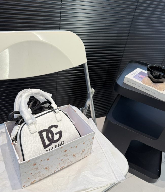 Quality DG Bag with Box 