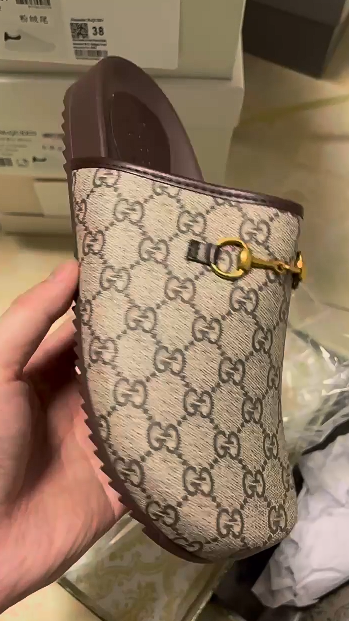 High Quality Shoes with Box #GUI