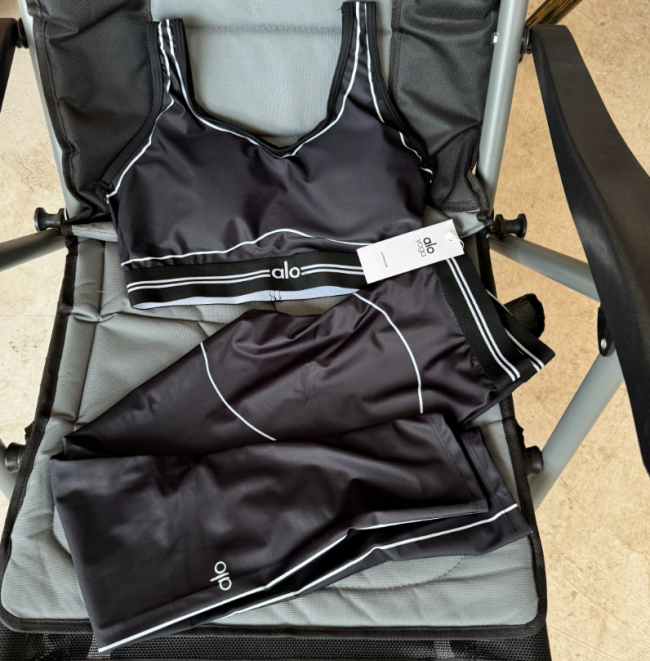 Fashion Alo Leggings Yoga Set with Tags Polyester Material