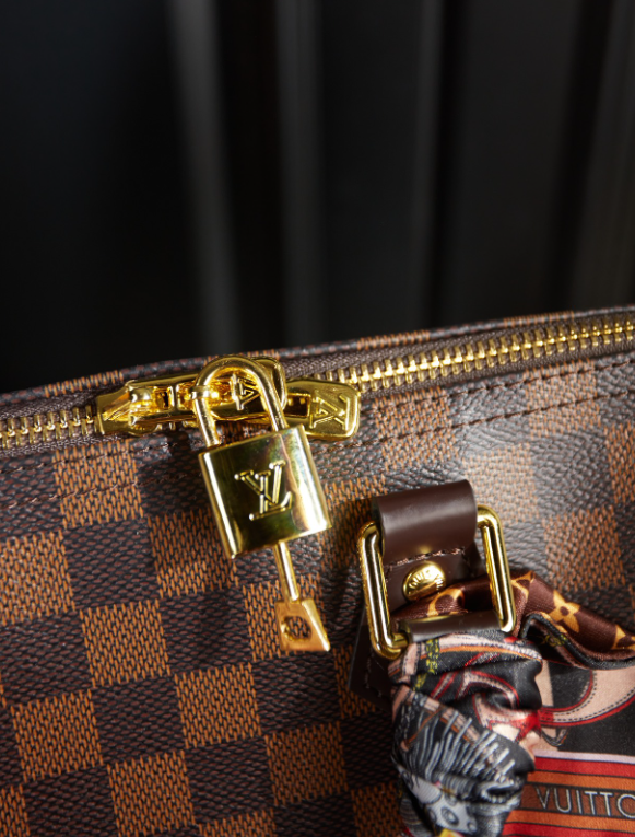 High Quality Pillow Bag with Box #LOV