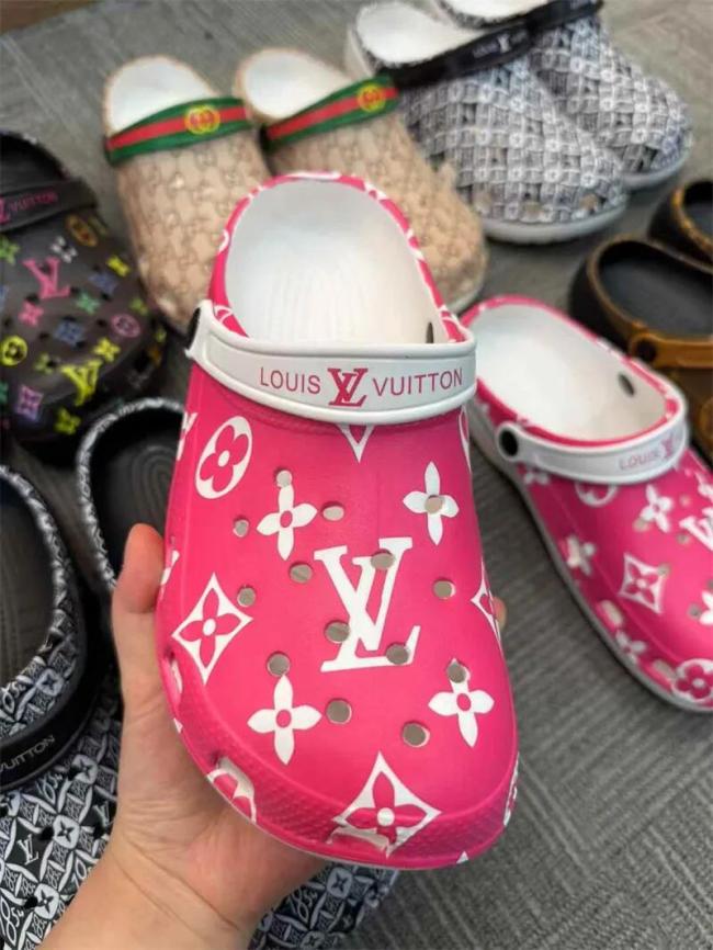 Fashion Crocs Shoes No Box  #GUI #LOV