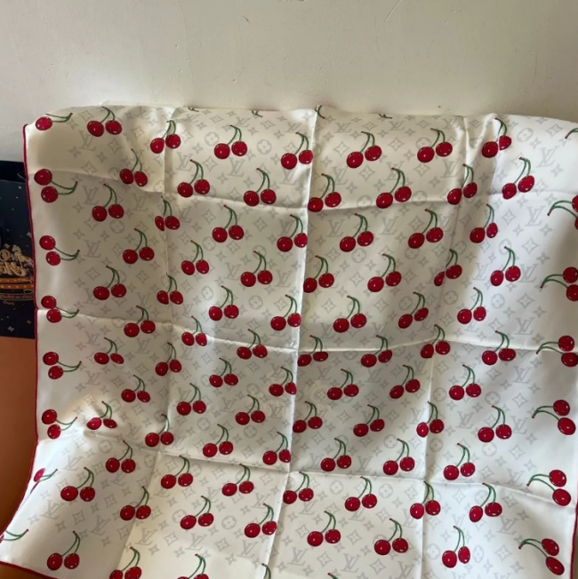 Fashion Silk scarf size:90*90cm #LOV