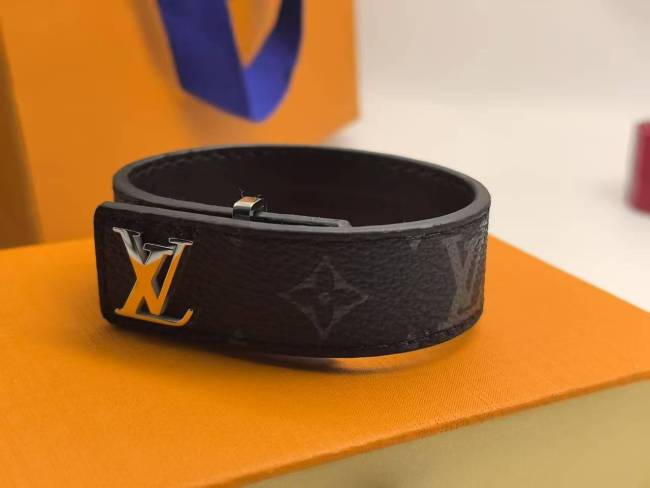 Fashion Bracelets with Box #LOV