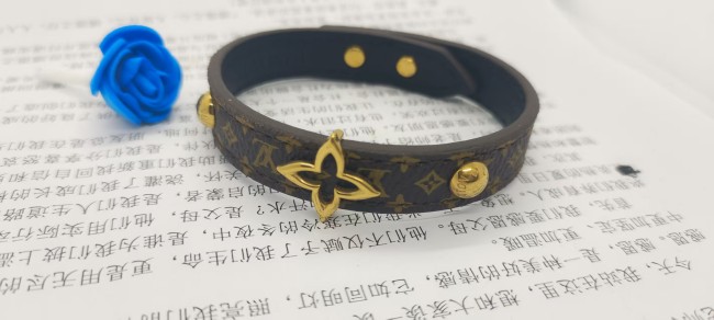 Fashion Bracelets with Box #LOV