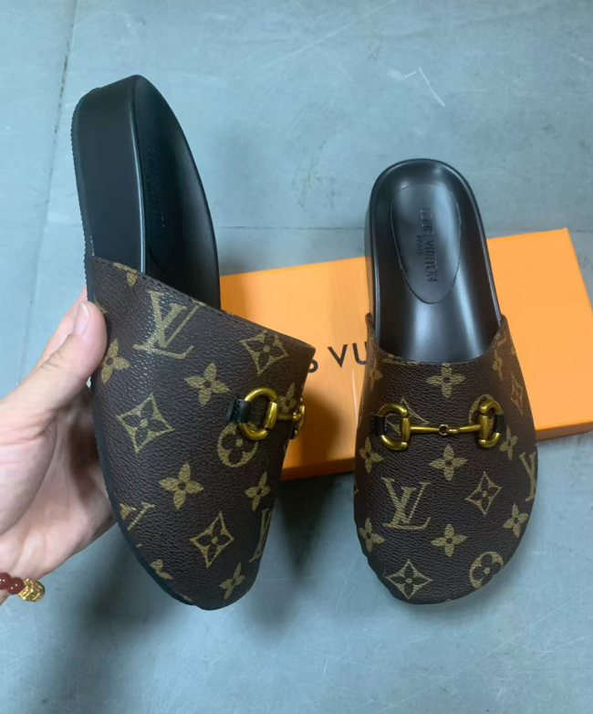 Fashion Shoes with Box #GUI #LOV