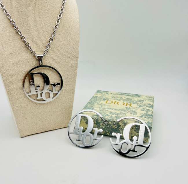 Fashion Earrings with Necklace Set No Box #LOV #GUI #CHN