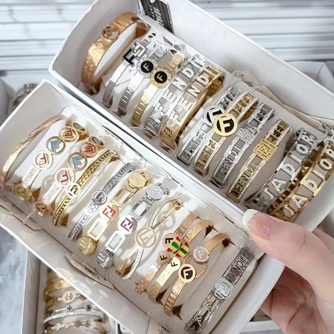 Fashion Bracelets No Box #GUI #LOV