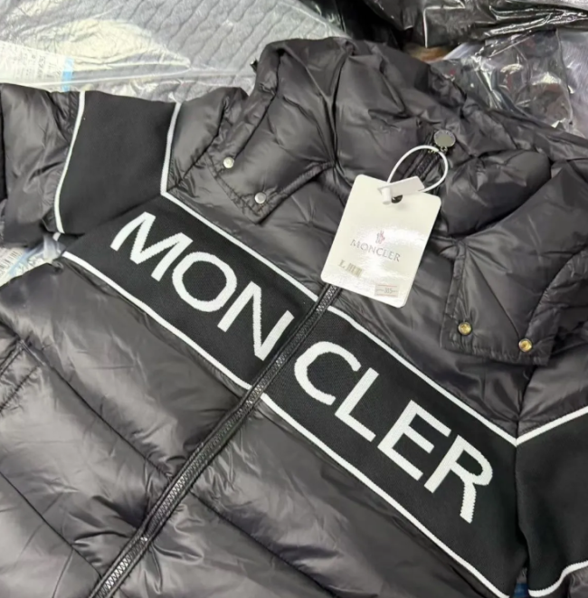  Moncler Coat with tags 