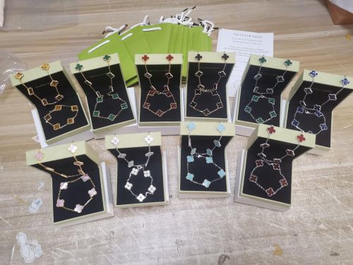 Quality Van Cleef Bracelet with Necklace Set with Box #NOO