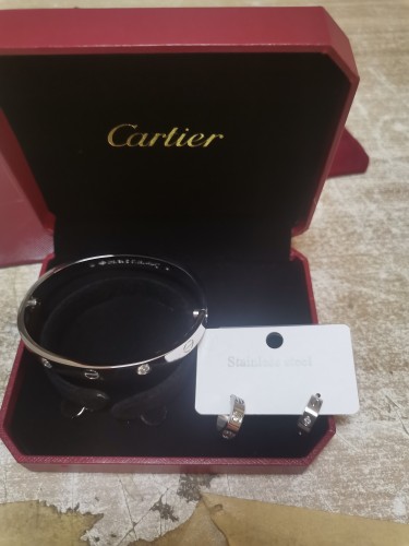  Fashion Bracelets with Earrings with Box Set 