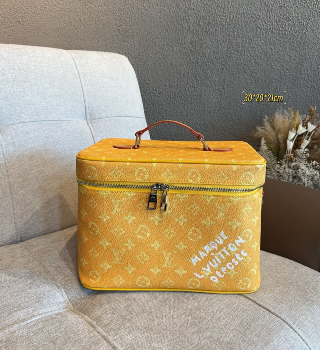 Quality Comestic Bag No Box #LOV