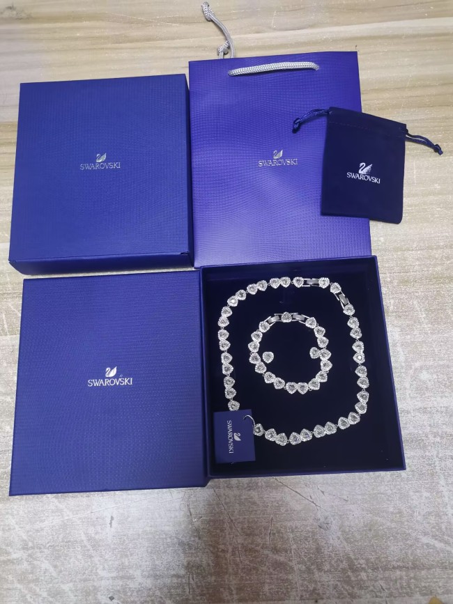 Quality Swarovski Necklace Bracelet Earrings Set with Box