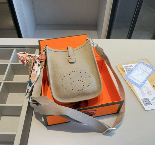 Women Hermes Evelyn Bag with Box