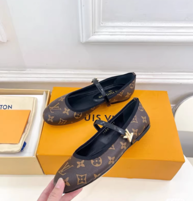 Women Fashion Shoes with Box #LOV