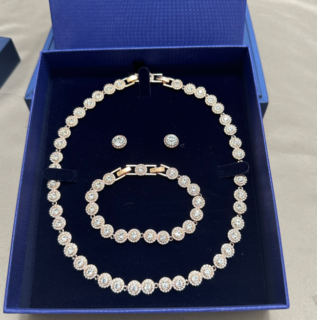 Quality Swarovski Necklace Bracelet Earrings Set with Box