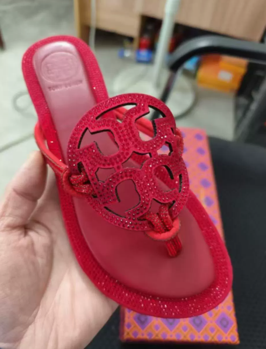 Fashion Diamond TB Slides with Box