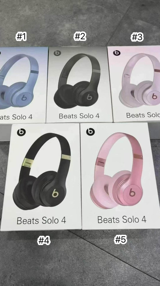 Beats Solo 4 with Box