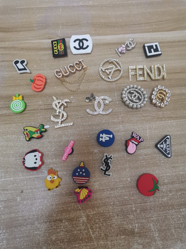 Crocs Charms Set 25 pcs Random