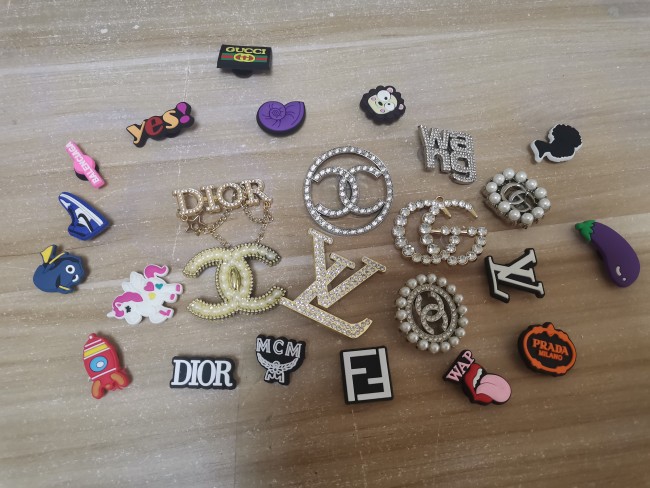 Crocs Charms Set 25 pcs Random