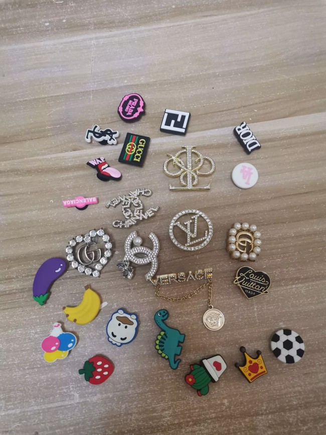 Crocs Charms Set 25 pcs Random