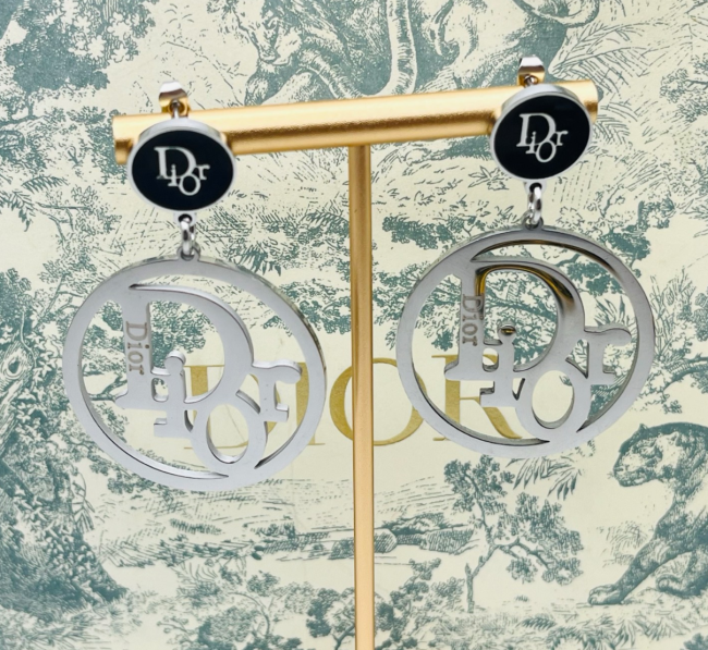 Fashion Earrings No Box #GUI #LOV 