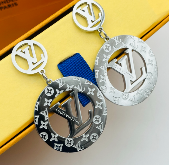 Fashion Earrings No Box #GUI #LOV 