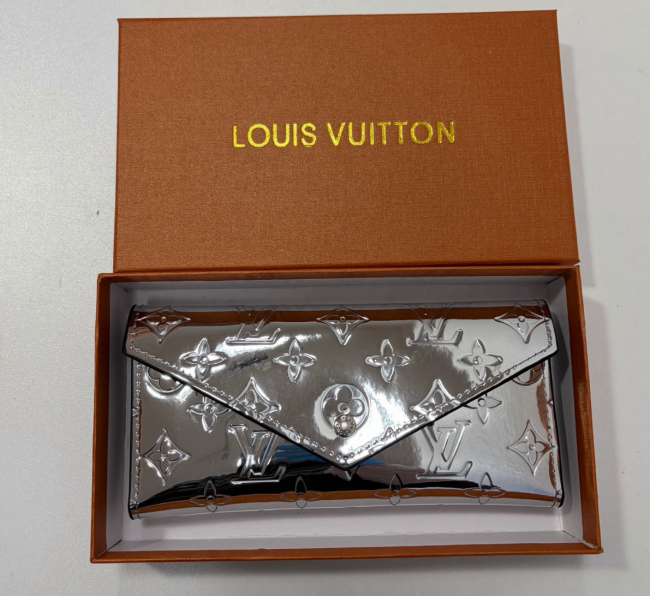 Women Fashion Wallet with Box #LOV