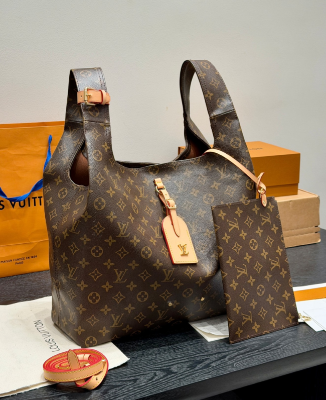 Women Quality Bag with Box #LOV