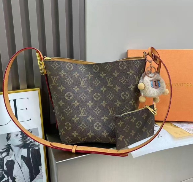 Women Fashion Bag with Box #LOV