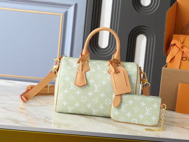 Top quality fashion real leather Handbag size:25*15*15cm #LOV