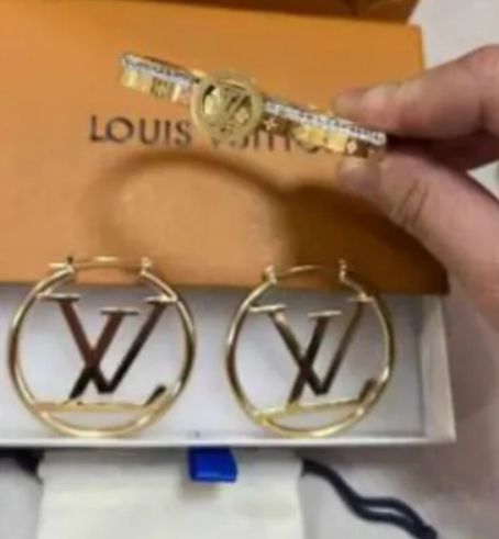 Eaarings with Bracelets Set with Box  #LOV
