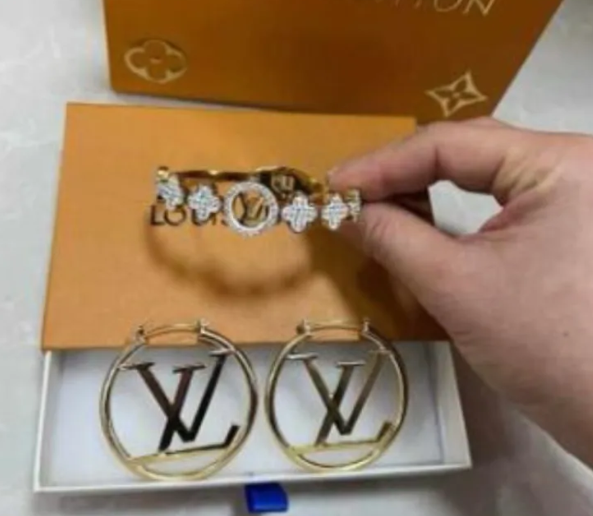 Eaarings with Bracelets Set with Box  #LOV