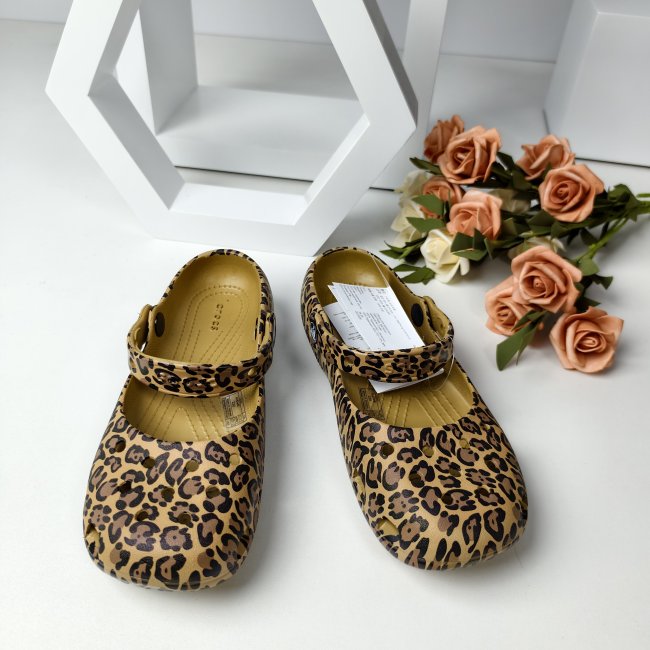  Fashion Crocs Shoes with Tags No Box
