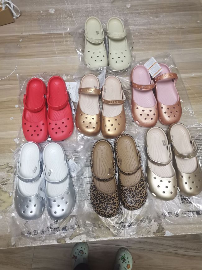  Fashion Crocs Shoes with Tags No Box