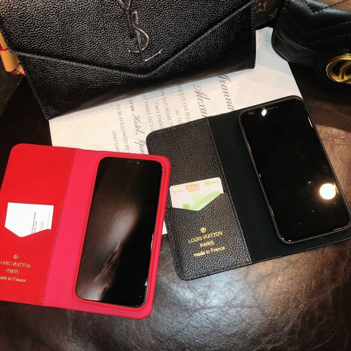 Vuitton iPhoneXSケース カード収納