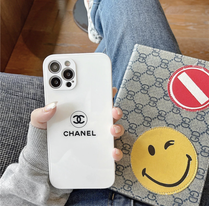 Chanel iPhone14 Plusケース ロゴプリント